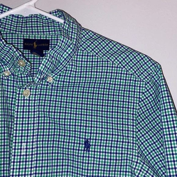 Button down - Picture 3 of 3